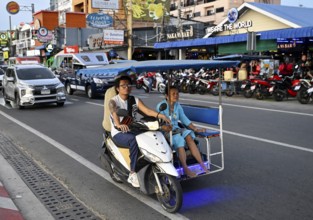 Motorbike scooter with sidecar