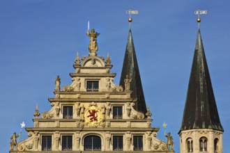 Gewandhaus with Brunswick Lion and the church towers of St Martini, Old Town, Brunswick, Lower