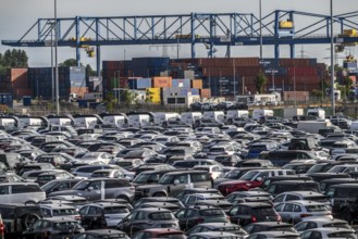 Car terminal in the Logport I inland port, in Duisburg on the Rhine, vehicle handling of new cars,