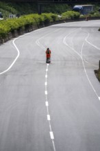 Marking work after the renewal of the road surface on the A40 motorway between the Kaiserberg