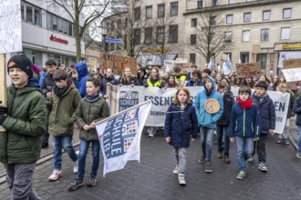 Pupils demonstrate against right-wing extremism, under the motto Schule bleibt Bunt (school remains