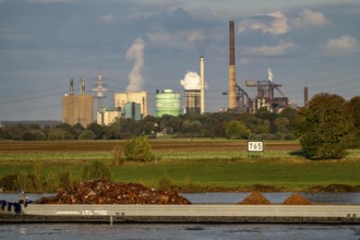 Hüttenwerke Krupp-Mannesmann, HKM in Duisburg-Hüttenheim, 2 blast furnaces, coking plant, cargo