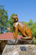 Lynx figure, wooden sculpture, lynx station, replica, big cat, lynx info point at the car park at