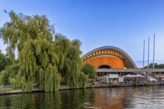 Evening Sun, House of World Cultures on the banks of the Spree, Berlin, Germany, Europe