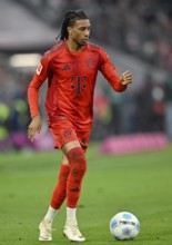 Michael Olise FC Bayern Munich FCB (17) Action on the ball Allianz Arena, Munich, Bavaria, Germany,