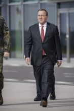 Federal Defence Minister Boris Pistorius, SPD, and the Inspector of the Army, Lieutenant General