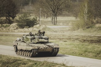 Leopard 2 A4 of the Norwegian Telemark Battalion, photographed as part of a Bundeswehr exercise