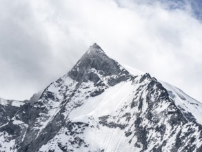 Mountain landscape of rock and ice, glaciated mountain peak Großer Möseler, glacier Waxeggkees,