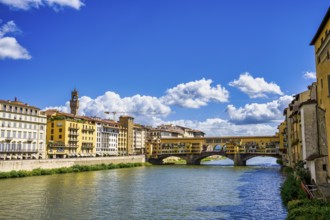 Ponte Vecchio over the Arno, Florence, Tuscany, Italy, Europe