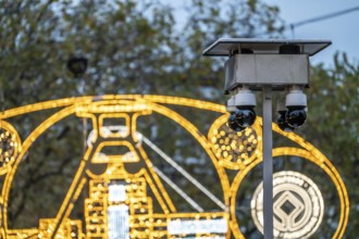 Video surveillance by the police at the Porschekanzel, in front of the Marktkirche in the city