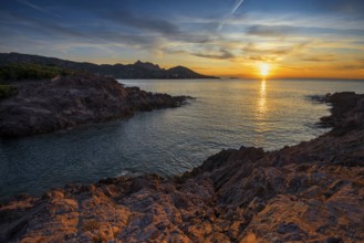 Cap du Dramont, sunrise, Massif de l'Esterel, Esterel Mountains, Département Var, Région