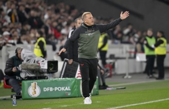 Coach Markus Anfang 1. FC Kaiserslautern FCK Gesture gesture on the sidelines MHPArena, MHP Arena