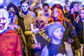 The Zombiewalk in Essen, on Halloween several hundred people, some dressed as scary zombies,