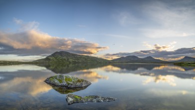 Evening mood at Muvatnet, Rondane National Park, Venabygdsfjell, Rondafjell, Enden, Ringebu,