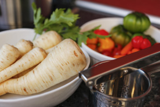 Swabian cuisine, raw parsley root for the preparation of parsley root and mashed potatoes for sour