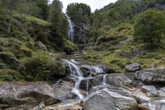 Froda Waterfall, Cascata La Froda, Sonogno, Verzasca Valley, Valle Verzasca, Canton Ticino,