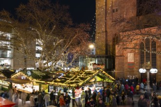 Christmas market at St. Reinoldi Church, Dortmund, Ruhr area, North Rhine-Westphalia, Germany,