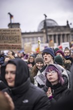 150, 000 people gather around the Bundestag in Berlin to build a human wall against the shift to