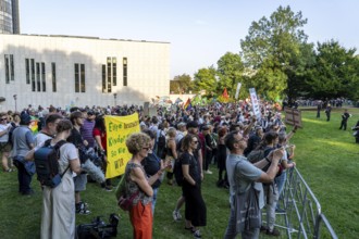 Protests against a so-called citizens' dialogue of the AfD in the Philharmonie in Essen, the