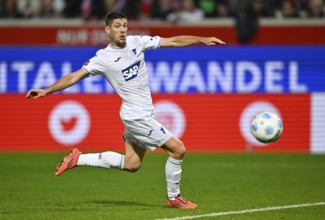 Andrej Kramaric TSG 1899 Hoffenheim (27) Action on the ball Voith-Arena, Heidenheim,