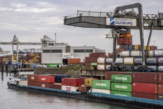 Port of Duisburg Ruhrort, Container freighter being loaded and unloaded at DeCeTe, Duisburg