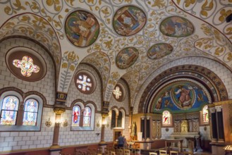 St Leo Chapel, Eguisheim, Plus beaux villages de France, Haut-Rhin, Alsace, France, Europe