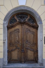 Historic, wood-carved entrance door, Passau, Lower Bavaria, Bavaria, Germany, Europe