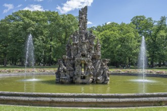 Hugonottenbrunnen, created in 1706, palace gardens, Erlangen, Middle Franconia, Bavaria, Germany,