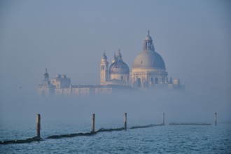 View from 'Colonna di San Marco e San Teodoro' on church 'Basilica di Santa Maria della Salute' on