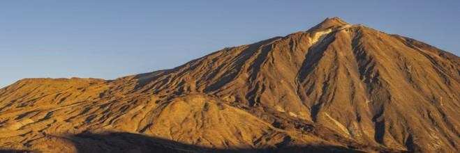 Panorama during the ascent to Alto de Guajara, 2715m, over the Teide National Park, Parque Nacional