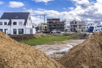 New development district, around 140 detached and semi-detached villas being built in the south of