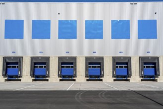 New construction of a logistics hall in Duisburg-Wanheim, part of the Logport 2 site, still unused,