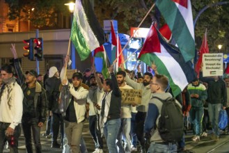 Demonstration by pro-Palestinian activists in Duisburg-Hochfeld, around 110 demonstrators marched