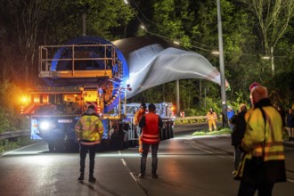 Transport of a 68 metre long, 22 tonne blade of a wind turbine, here in Schwelm, with a