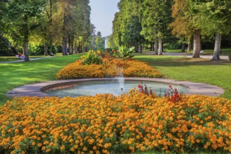 Fountain avenue in the historic spa gardens, Bad Pyrmont, Emmertal, Weserbergland, Oranierroute,