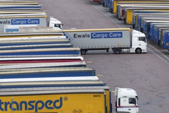 Lorry, container loading, port, Gothenburg, Sweden, Europe