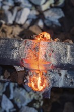 Melting metal flows through the rail interface during welding, rail welding, track construction