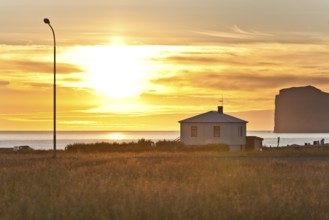 House, coast, midnight sun, Hofsos or Hofsós, Skagafjörður, Norðurland, Iceland, Europe