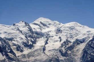 Glaciated mountain peak of Mont Blanc, Mont Blanc massif, Chamonix-Mont-Blanc, Haute-Savoie,