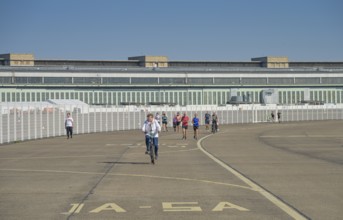 Central Building, Hangar, Tempelhof Airport, Tempelhofer Feld, Tempelhof, Berlin, Germany, Europe