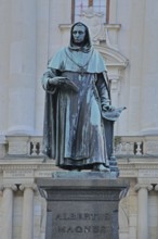 Monument to the medieval bishop and scholar Albertus Magnus, Albert of Cologne, sculpture,