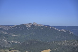 View from the Cathar castle of Quéribus to the Cathar castle of Peyrepertuse Cucugnan, Département