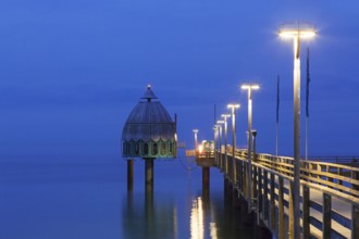 Dive gondola and Zingst pleasure pier, Seebrücke at dusk, Fischland-Darß-Zingst peninsula along the