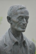 Sculpture Hermann Hesse, monument, bronze, detail, head, Gaienhofen, Untersee, Lake Constance, Lake