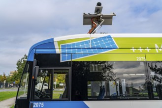 Electric bus from Stadtwerke Münster, at a fast charging station, bus stop, Dieckmannstrasse bus