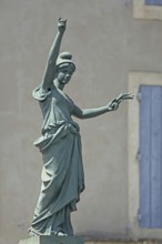 Sculpture of the allegory of the French Republic, created 1792, woman, bronze, pose, gesture, arms,