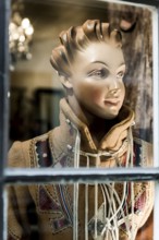 Mannequin, mannequin head, mannequin, shop window, fashion, headgear, jacket, clothing, shop, shop,