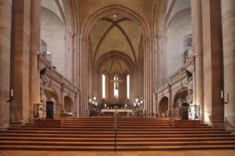 Interior view with stairs to the chancel, Gothic High Cathedral of St Martin, Mainz Cathedral, Old