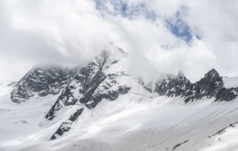 Mountain landscape of rock and ice, glaciated mountain peak Großer Möseler, glacier Waxeggkees,