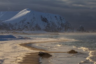 Beach, sea, waves, coast, wind, mountains, clouds, winter, snow, Bleik, Vesteralen, Norway, Europe